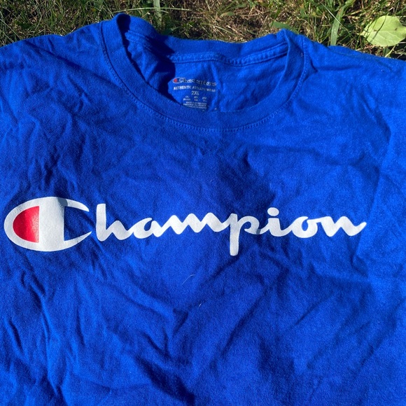 Champion T-Shirt - Picture 2 of 4